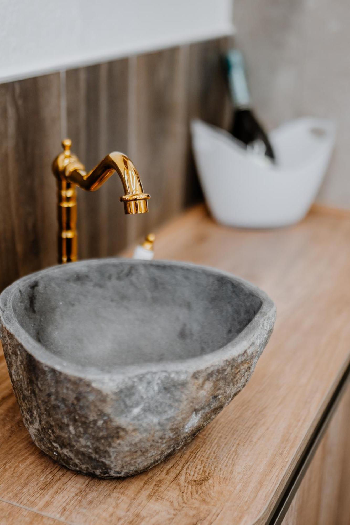 Luxuite Spa Con Piscina E Jacuzzi Alberobello Buitenkant foto