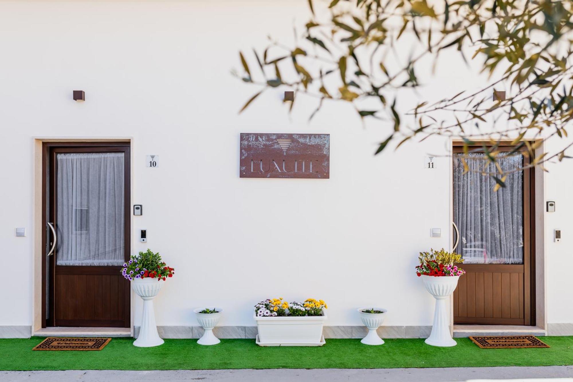 Luxuite Spa Con Piscina E Jacuzzi Alberobello Buitenkant foto