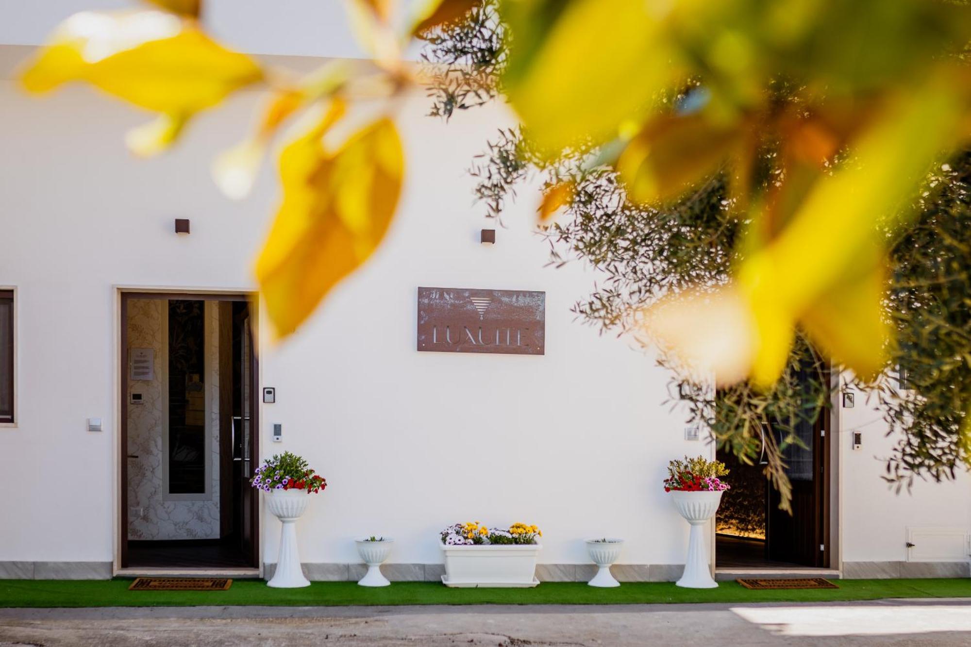 Luxuite Spa Con Piscina E Jacuzzi Alberobello Buitenkant foto